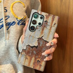Coque Samsung à l’Aspect Métal Rouillé - Détails Gris et Marron Écaillés